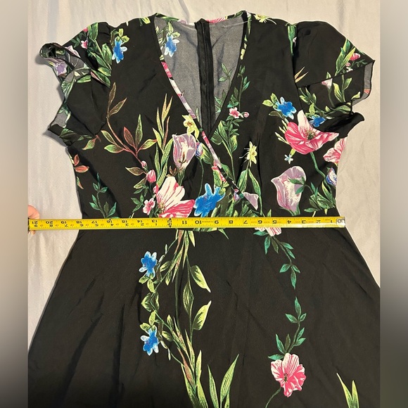 Black Floral A-Line Women’s Dress - Elegant Garden Print- size n/a - Picture 4 of 4